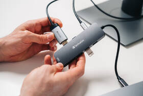 USB Hub Verbatim USB-C Pro Multiport 8 Port stříbrný

 obrázek produktu 3 z 4