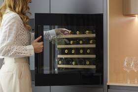Vinotéka Amica WBA 4060 DB černá

 obrázek produktu 12 z 14