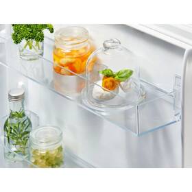 Chladnička s mrazničkou Electrolux ENA7CE18S1 bílá

 obrázek produktu 4 z 6