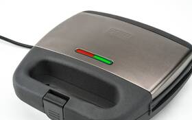 Sendvičovač BLACK+DECKER BXSA750E 
