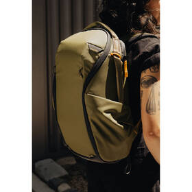 Batoh Peak Design Everyday Backpack 15L Zip khaki

 obrázek produktu 6 z 7