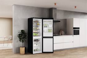 Chladnička s mrazničkou Whirlpool W7X 82O K černá

 obrázek produktu 10 z 13