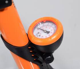 Hustilka Compass 530 x 38 mm SUPER PUMP s manometrem 

 obrázek produktu 3 z 6