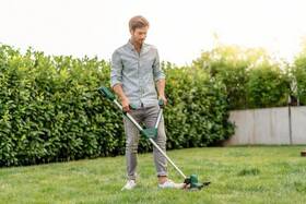 Strunová sekačka Bosch UniversalGrassCut 18V-260 (s baterií) 

 obrázek produktu 3 z 6