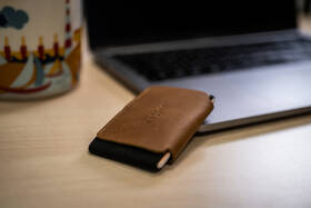 Peněženka FIXED Tiny Wallet pro AirTag z pravé hovězí kůže hnědá

 obrázek produktu 5 z 6
