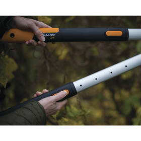 Nůžky na živý plot Fiskars A000009012 teleskopické HS86 

 obrázek produktu 3 z 4
