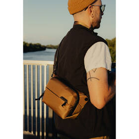 Brašna Peak Design Everyday Sling 3L (v2) Coyote 

 obrázek produktu 10 z 10