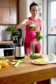 Odšťavňovač RUSSELL HOBBS 25170-56 Slow Juicer černý/nerez

 obrázek produktu 12 z 13