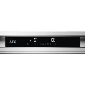 Chladnička s mrazničkou AEG FlexiShelf SCE818D3LC bílá

 obrázek produktu 6 z 10