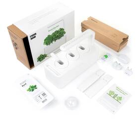 Chytrý květináč Click and Grow Smart Garden 3 bílý

 obrázek produktu 2 z 7
