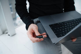 USB Flash Verbatim 64 GB USB-C 3.2 černý

 obrázek produktu 5 z 6