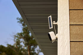 Solární panel Arlo Essential Outdoor  (Gen.2) bílý

 obrázek produktu 3 z 4
