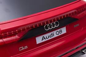 Elektrické autíčko ELJET® Audi Q8 červená 

 obrázek produktu 5 z 5