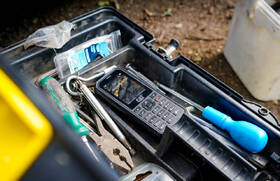 Mobilní telefon Caterpillar CAT B26 černá barva
