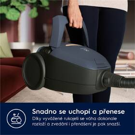 Podlahový vysavač Electrolux PD82-8DB modrá barva
