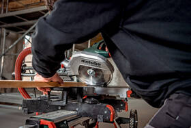 Pila pokosová Metabo KGS 254 M 613254000 

 obrázek produktu 11 z 12