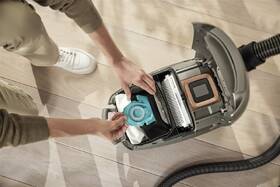 Podlahový vysavač Miele Comfort titanový

 obrázek produktu 4 z 12