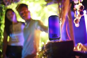 Přenosný reproduktor JBL Pulse 5 černá barva
