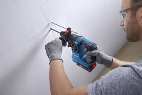 Kladivo vrtací Bosch Professional GBH 18V-18 (bez baterie) 

 obrázek produktu 2 z 10