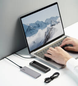 Externí rámeček Lexar E06 SSD M.2 PCle stříbrný

 obrázek produktu 4 z 11
