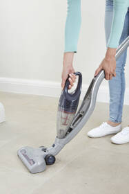 Tyčový vysavač Black-Decker SVB520JW-QW 

 obrázek produktu 9 z 14