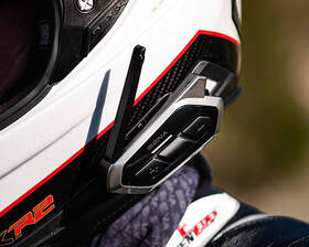 Handsfree SENA 50R, dosah 2 km, sada 2 jednotek 

 obrázek produktu 3 z 4