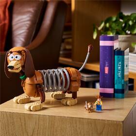 Stavebnice LEGO® │ Disney a Pixar 43301 Knižní zarážky: Slinky z filmu Toy Story 

 obrázek produktu 3 z 8