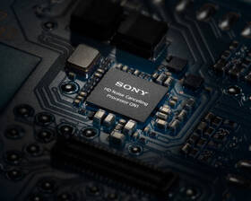 Sluchátka Sony WH-1000XM4 černá barva
