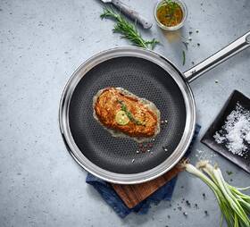 Pánev WMF Profi Resist, průměr 28 cm 

 obrázek produktu 5 z 5