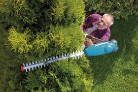 Nůžky na živý plot Gardena 14732-55 (bez baterie) 

 obrázek produktu 6 z 6