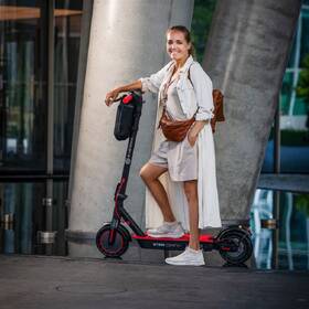 Elektrická koloběžka Bluetouch BT350 COMFY+ černá/červená

 obrázek produktu 14 z 14