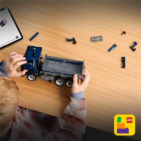 Stavebnice LEGO® Technic 42203 Nákladní sklápěč 

 obrázek produktu 4 z 9