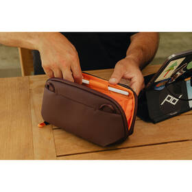 Pouzdro Peak Design Tech Pouch Small 1L vínové

 obrázek produktu 4 z 5
