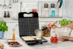 Vaflovač Zelmer ZWM0001 černý

 obrázek produktu 2 z 4