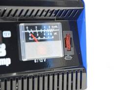 Nabíječka autobaterií Compass 8 Amp 6/12 V 

 obrázek produktu 2 z 6