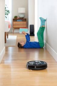 Robotický vysavač iRobot Roomba i7 

 obrázek produktu 8 z 32