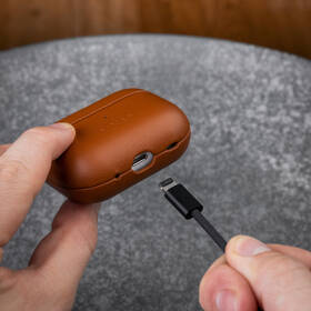 Pouzdro FIXED PodsLeather pro Apple AirPods 3 hnědé

 obrázek produktu 6 z 8