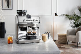 Pákový kávovar De'Longhi EC9255.M stříbrná barva
