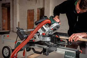 Pila pokosová Metabo KGS 254 M Set 613254900 

 obrázek produktu 10 z 14