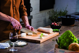 Nůž Fiskars velký kuchařský, 20 cm 

 obrázek produktu 3 z 4