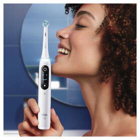 Zubní kartáček Oral-B White            
