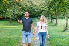 Selfie tyč FIXED Snap Action, tripod se stabilizátorem a dálkovou spouští černá

 obrázek produktu 15 z 15