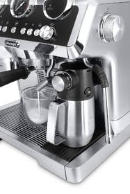 Espresso De'Longhi EC9665.M nerez

 obrázek produktu 4 z 15