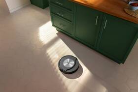 Robotický vysavač iRobot Roomba Combo j7 černá barva
