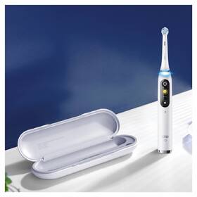 Zubní kartáček Oral-B White            
