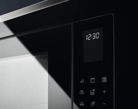 Mikrovlnná trouba Electrolux LMS4253TMK černá barva
