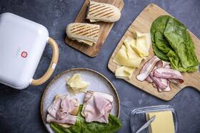Sendvičovač Lauben 900WW bílý

 obrázek produktu 14 z 19
