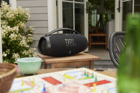 Přenosný reproduktor JBL Boombox 3 WIFI černá barva
