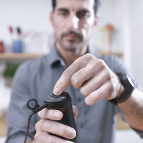 Ponorný mixér Black+Decker BXHB1200E černý

 obrázek produktu 4 z 5