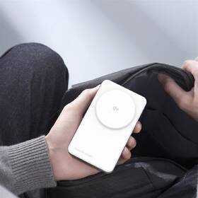 Bezdrátová nabíječka Mobile Origin Qi2 CompactStand 3in1 stříbrná barva
